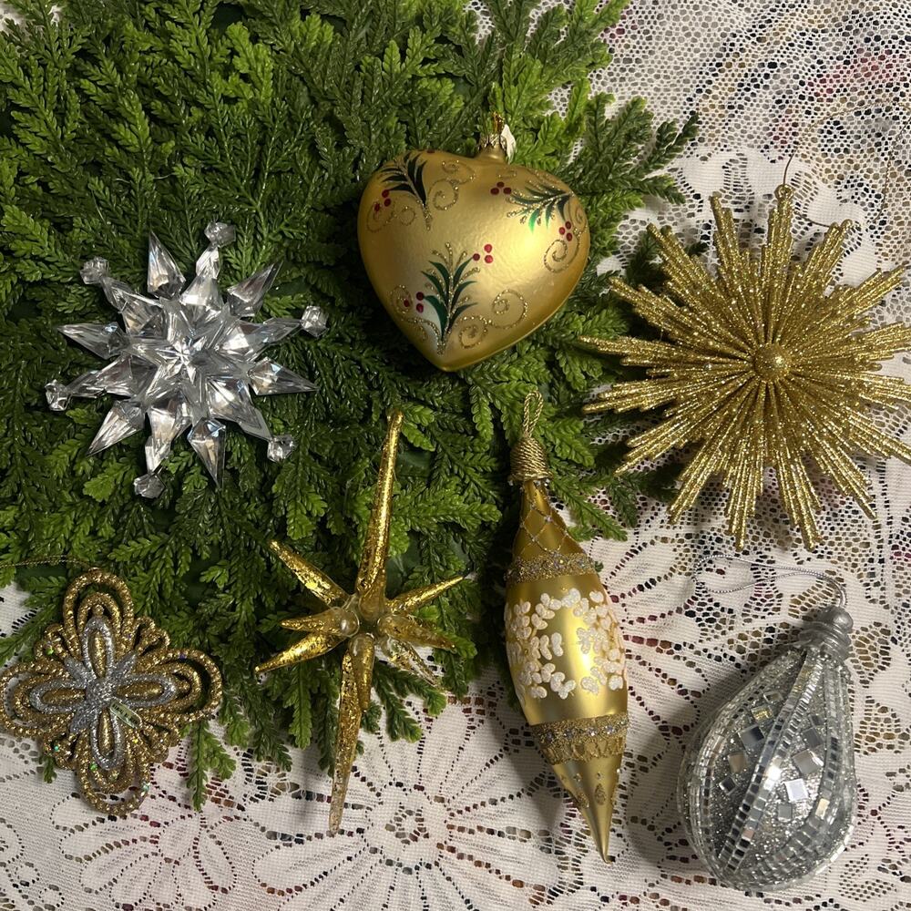 Lot of 7 Gold & Silver Glitter Shimmer Reflective Christmas Ornaments Glass